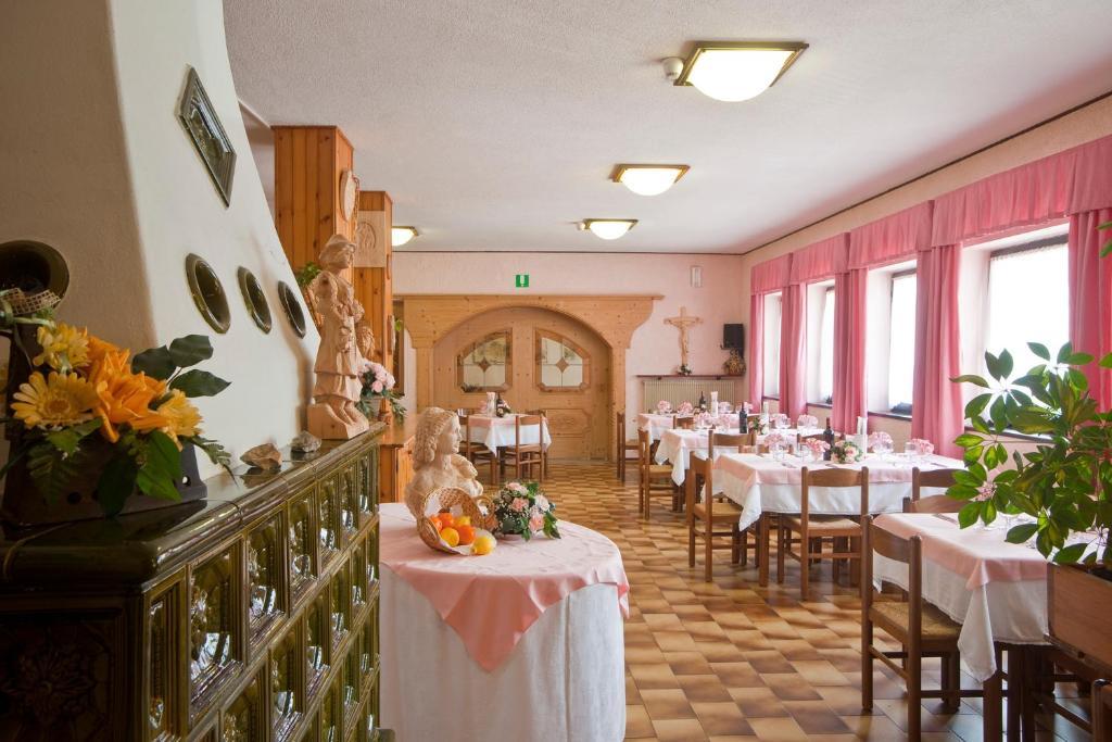 Albergo Negritella Borgo Valsugana ภายนอก รูปภาพ